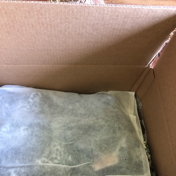 MARIGOLD + LOTUS Black Faux Fur Coat PRICE DROP - Picture 7 of 7